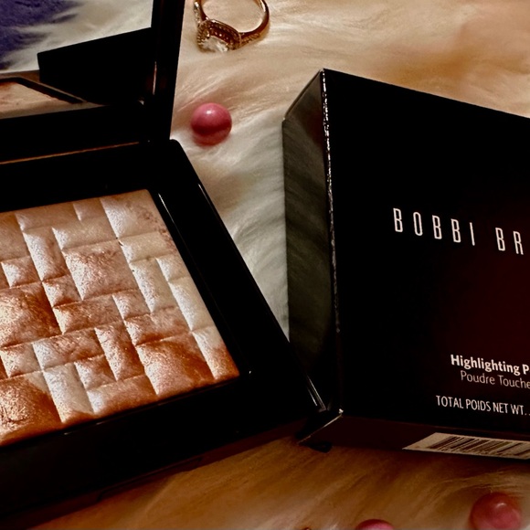 Bobbi Brown Highlighting Powder in Pink Glow NEW - Picture 12 of 16